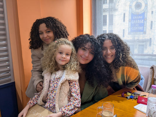 Comment prendre soin de ses cheveux bouclés