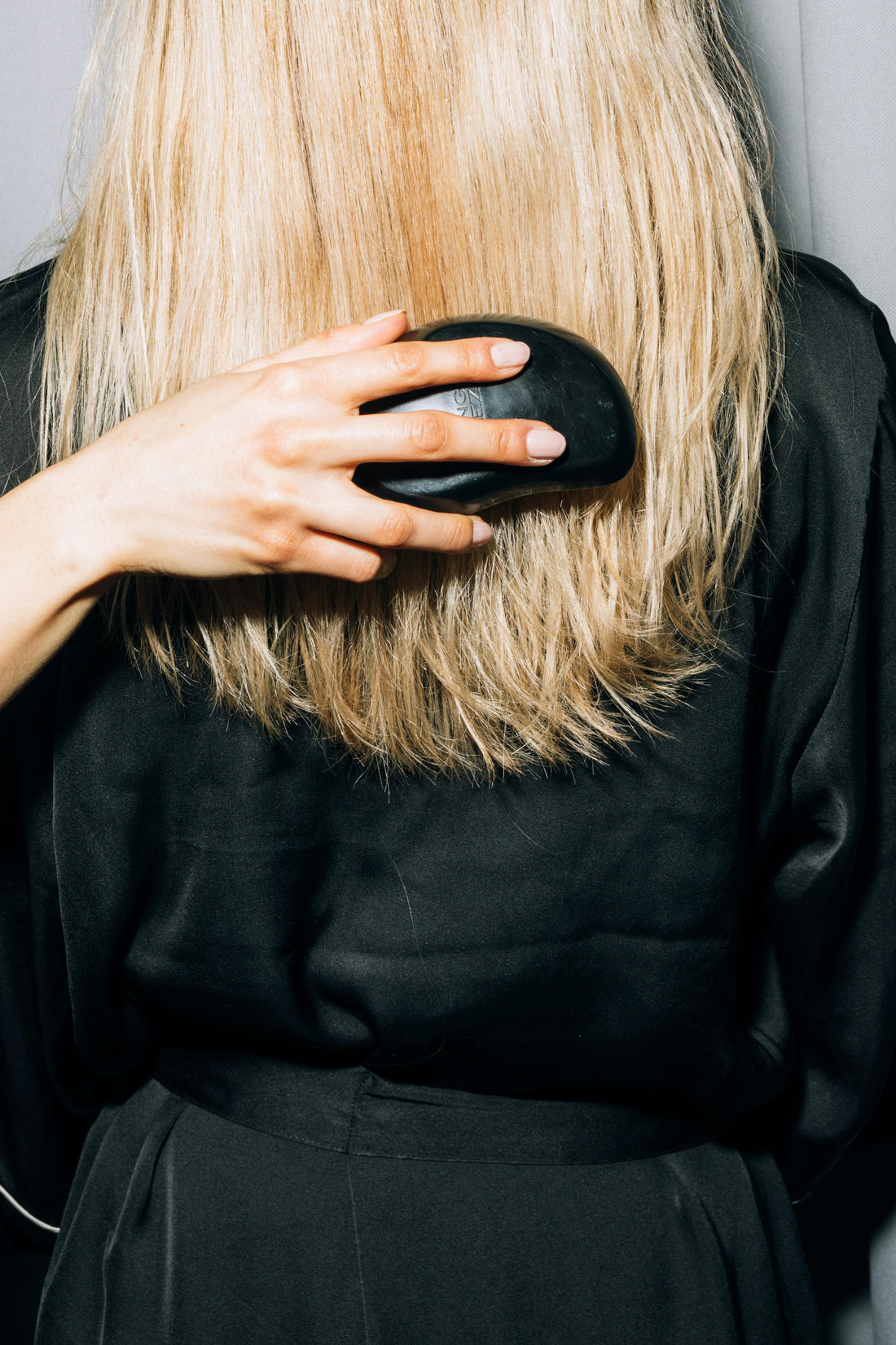 Comment savoir si mes cheveux sont en bonne santé : les signes à repérer