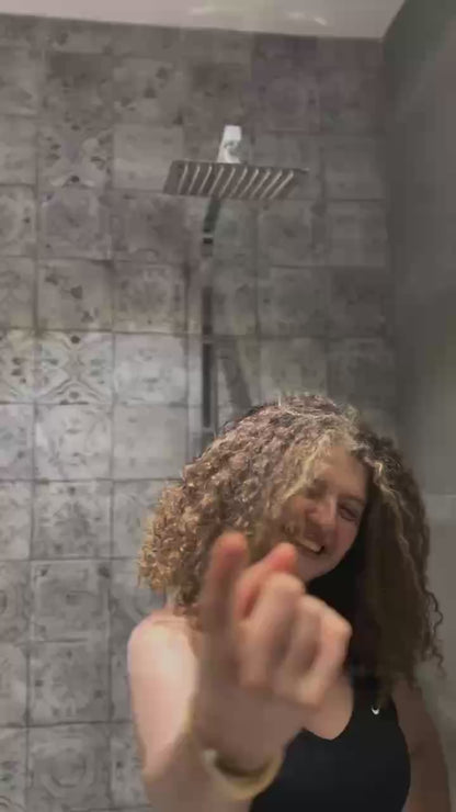 Vidéo : routine cheveux bouclés avec le shampooing et l'après-shampooing datte et huile de coco ERYAM
